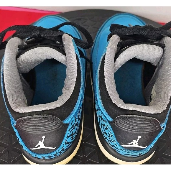Air Jordan 3 Retro Powder Blue Toddler Size 10C 2013 832033-408 Boys Girls - Picture 9 of 10